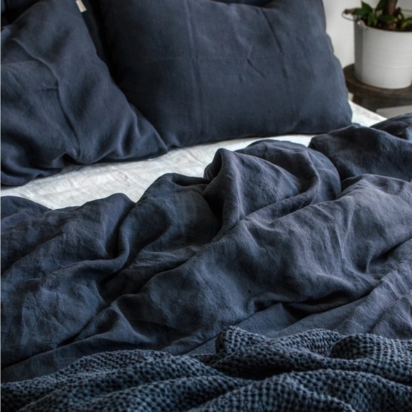 100% Natural Linen Graphite Blue Queen Bedding Set - Picture 6 of 7